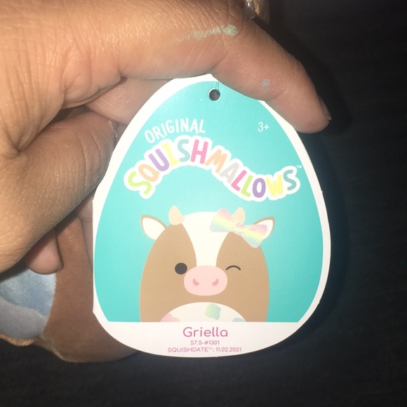 Griella the Cow Squishmallow 💕 - Picture 2 of 2